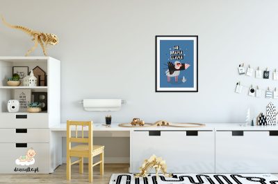 napis i lama z rakietą kosmiczną na szyi – plakat dla dzieci